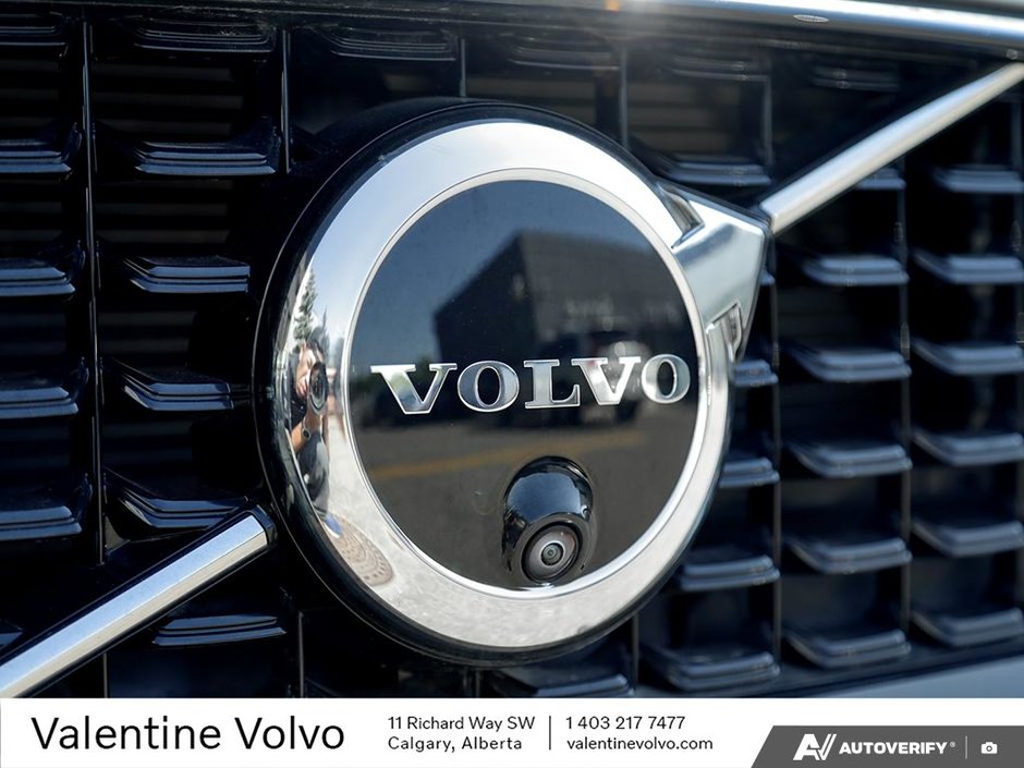 2024 Volvo S60 Plus Dark Theme-8
