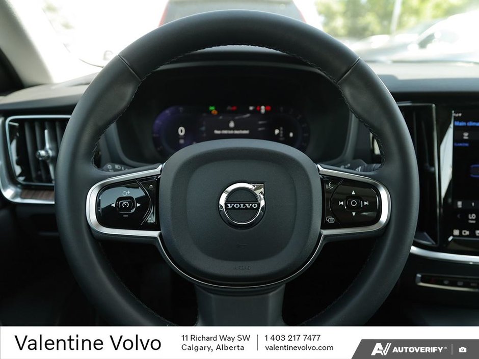 2024 Volvo S60 Plus Dark Theme-13