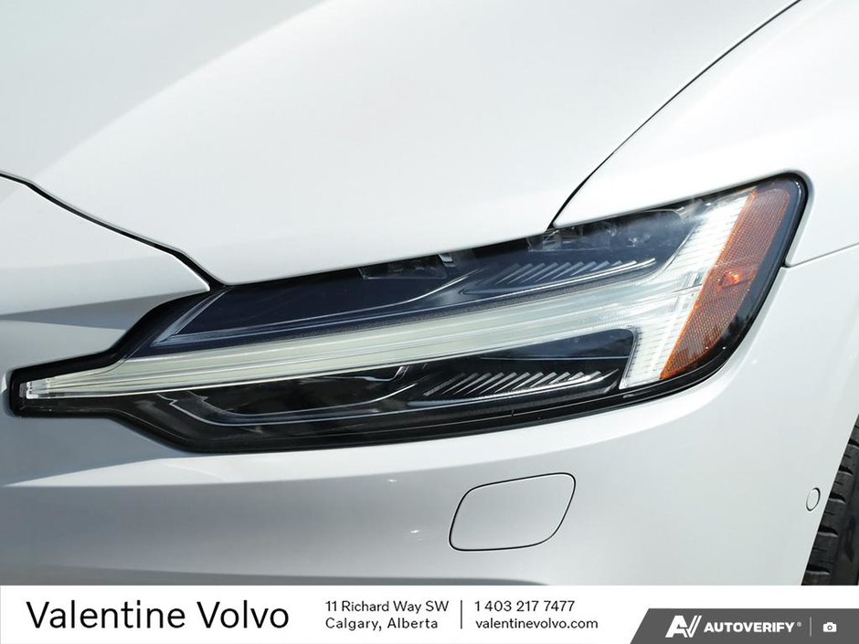 2024 Volvo S60 Plus Dark Theme-9