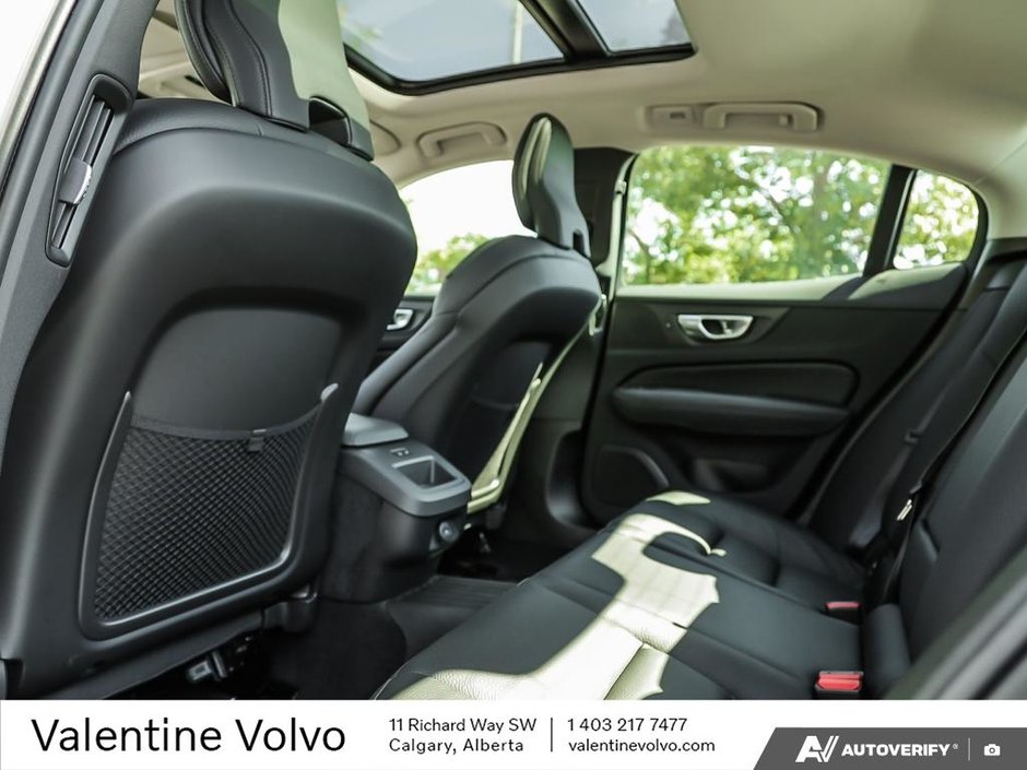 2024 Volvo S60 Plus Dark Theme-23