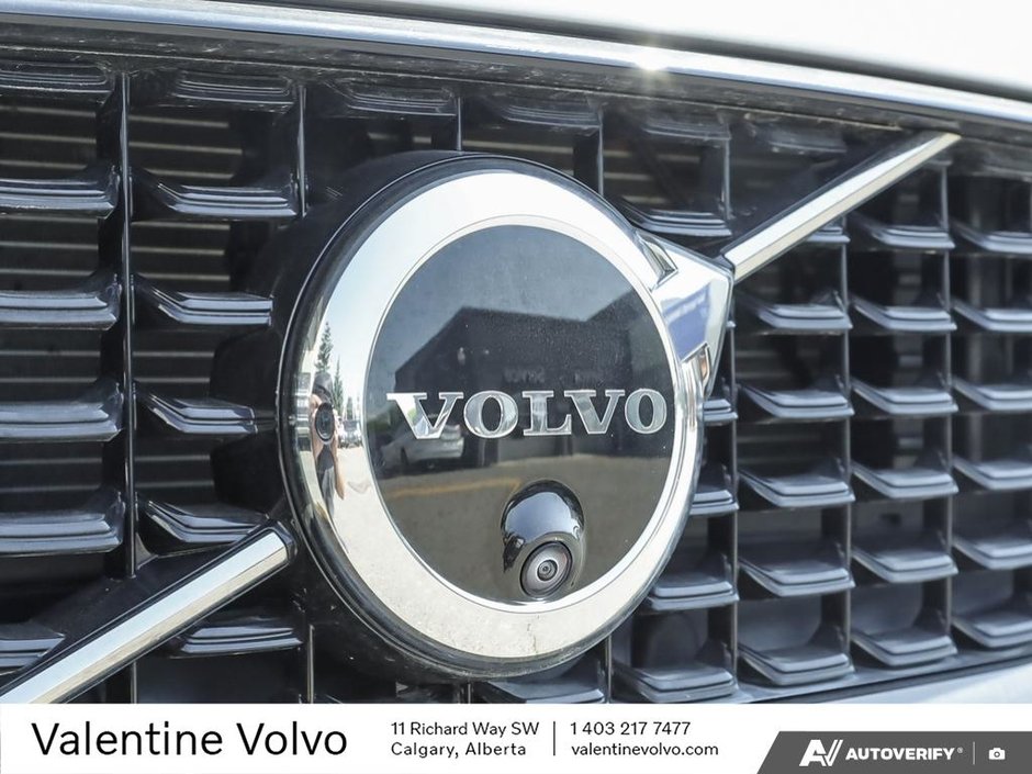 2024 Volvo S60 Plus Dark Theme-8