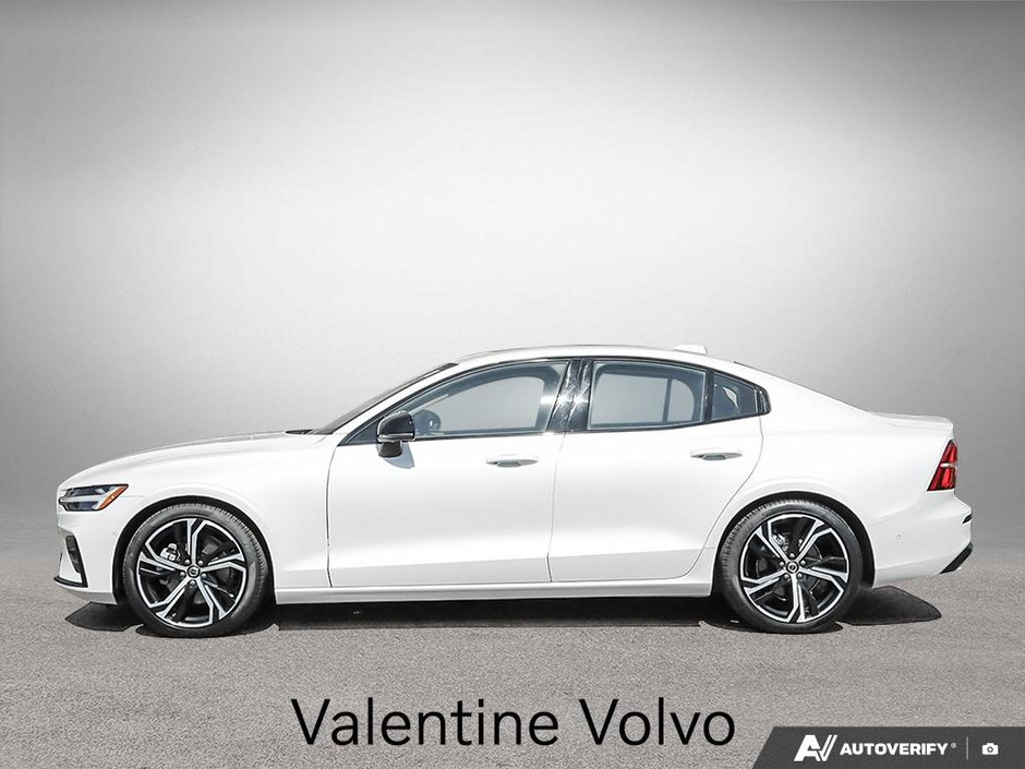 2024 Volvo S60 Plus Dark Theme-2