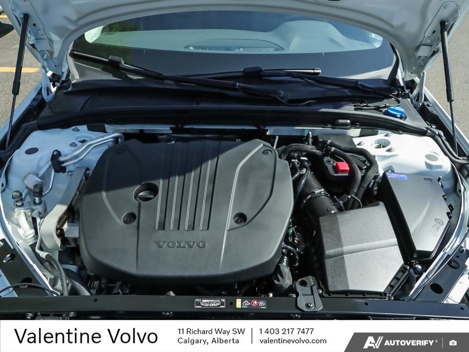 2024 Volvo S60 Plus Dark Theme-7