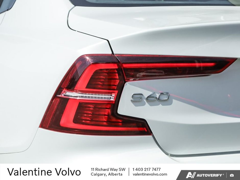 2024 Volvo S60 Plus Dark Theme-11