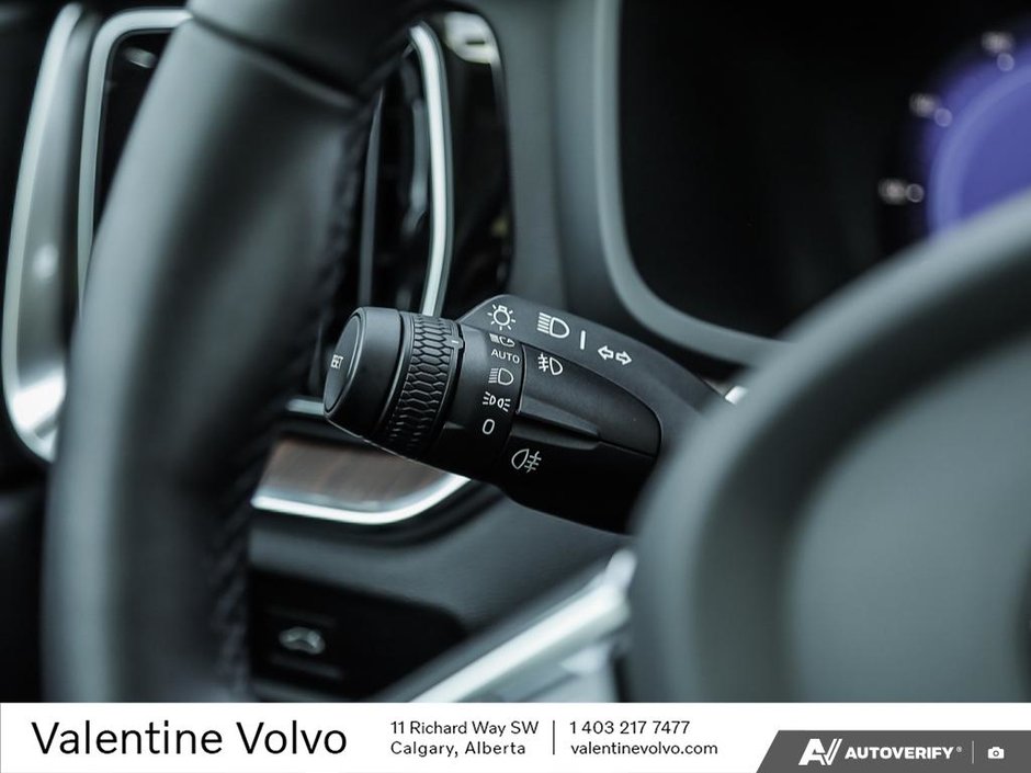 2024 Volvo S60 Plus Dark Theme-15