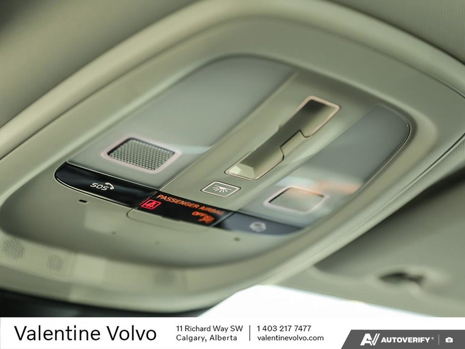 2024 Volvo S60 Plus Dark Theme-21