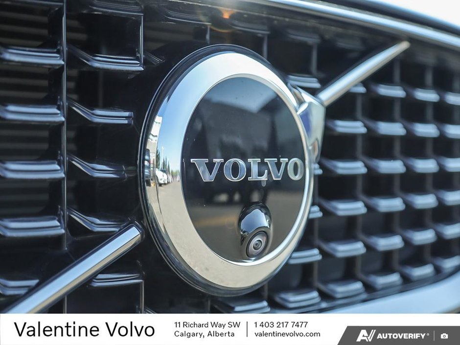 2024 Volvo S60 Plus Dark Theme-8
