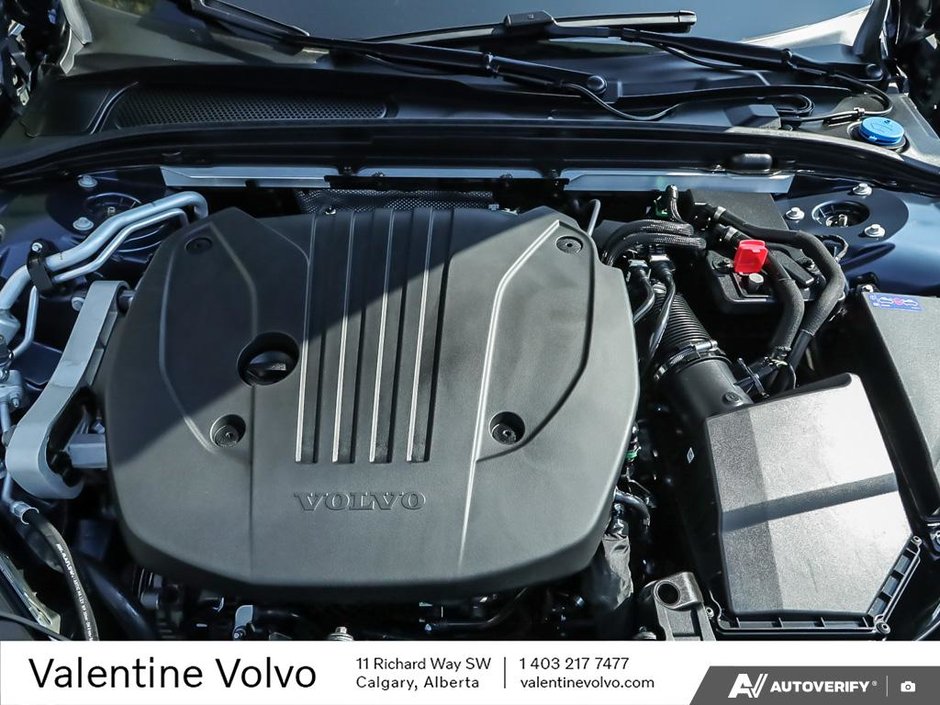 2024 Volvo S60 Plus Dark Theme-7