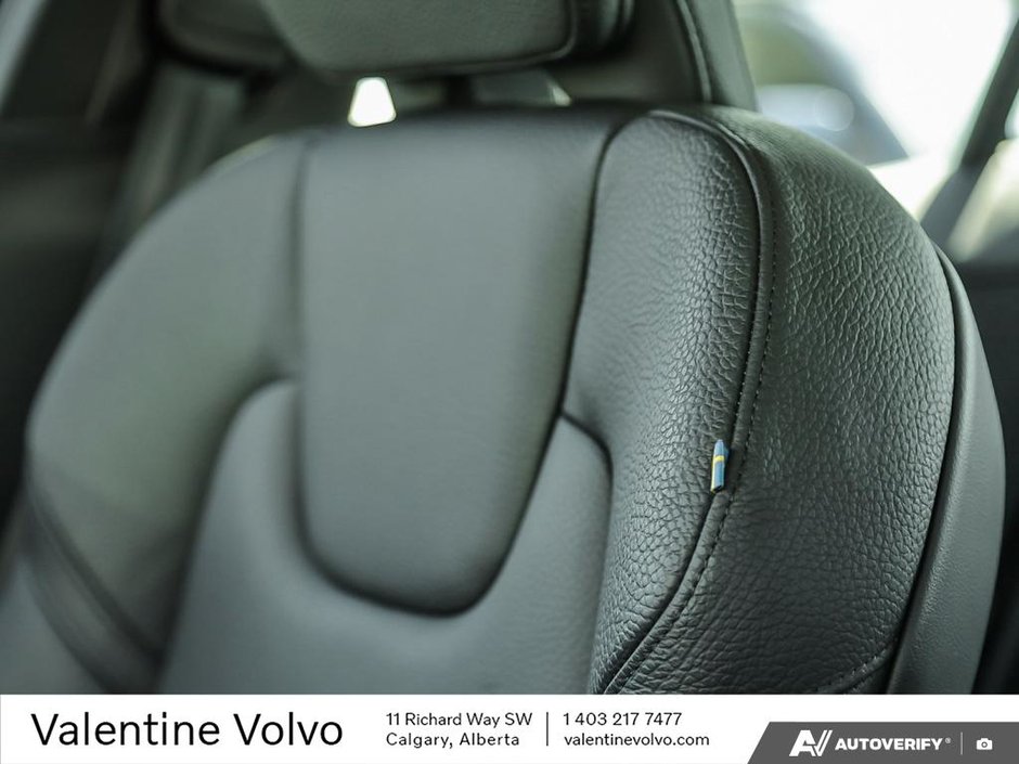 2024 Volvo S60 Plus Dark Theme-22