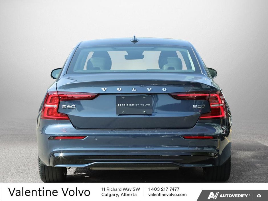 2024 Volvo S60 Plus Dark Theme-4