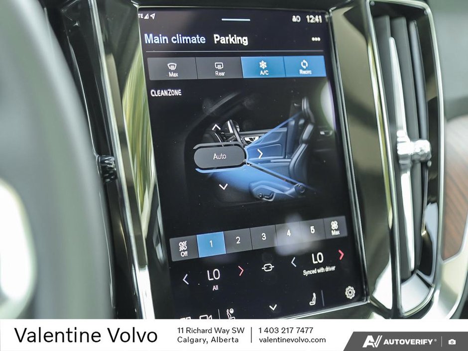 2024 Volvo S60 Plus Dark Theme-19