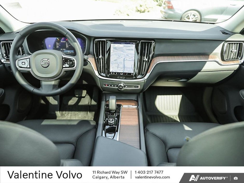 2024 Volvo S60 Plus Dark Theme-24