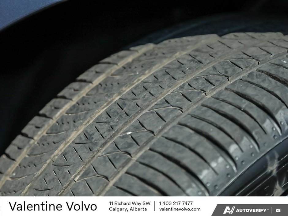2024 Volvo S60 Plus Dark Theme-6