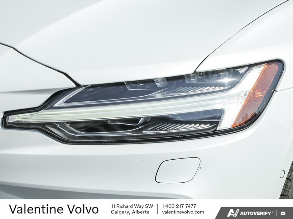 2024 Volvo S60 Plus Dark Theme-9