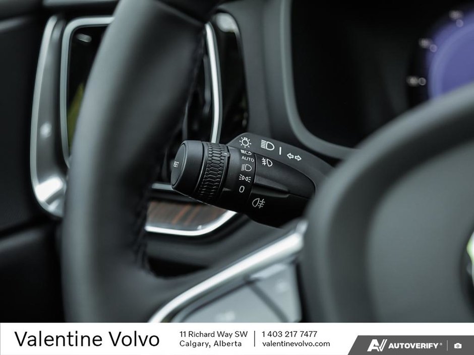 2024 Volvo S60 Plus Dark Theme-15