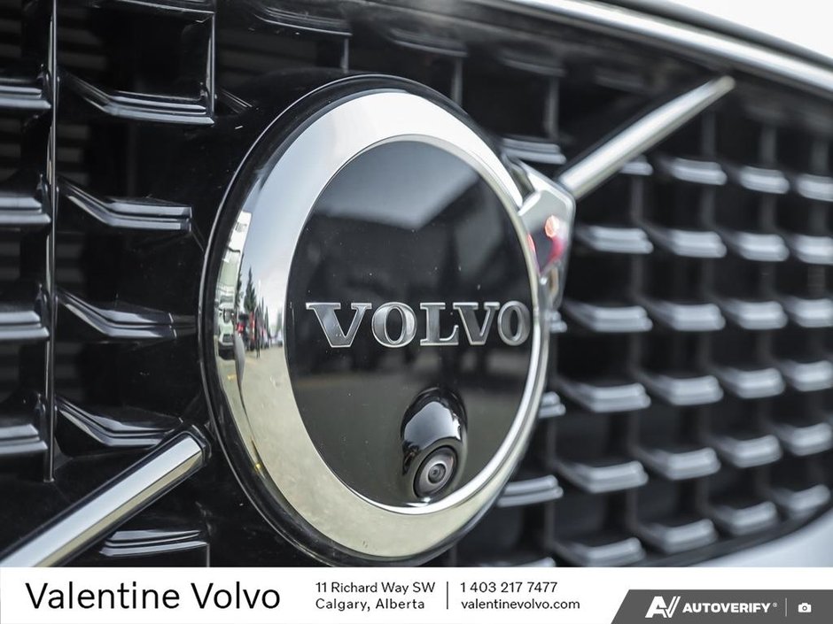 2024 Volvo S60 Plus Dark Theme-8