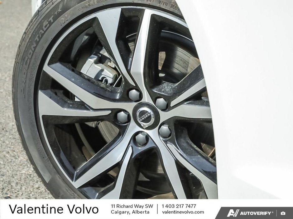2024 Volvo S60 Plus Dark Theme-5