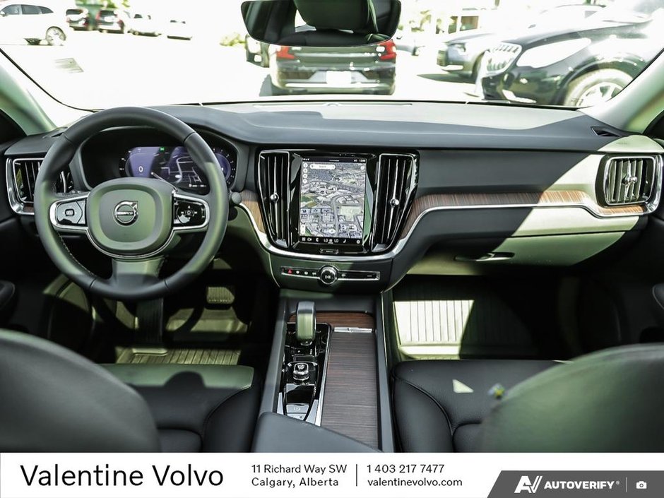 2024 Volvo S60 Plus Dark Theme-24