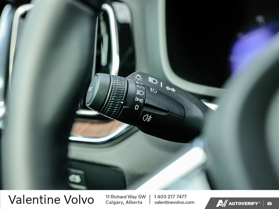 2024 Volvo S60 Plus Dark Theme-15