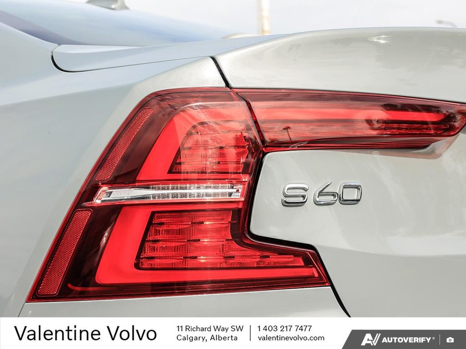 2024 Volvo S60 Plus Dark Theme-11
