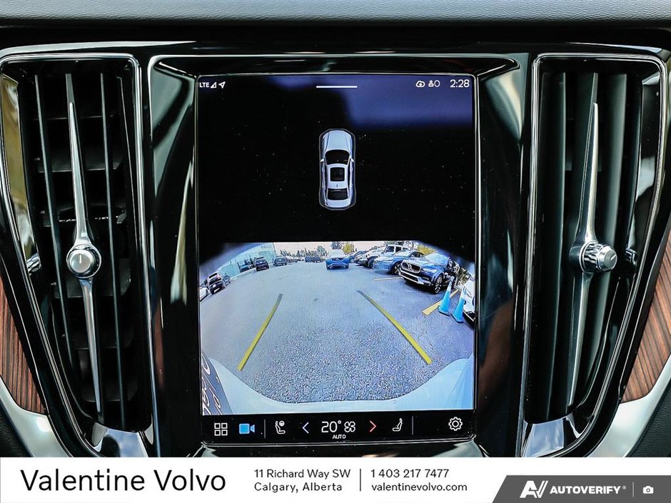 2024 Volvo S60 Plus Dark Theme-26