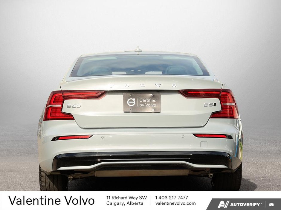 2024 Volvo S60 Plus Dark Theme-4