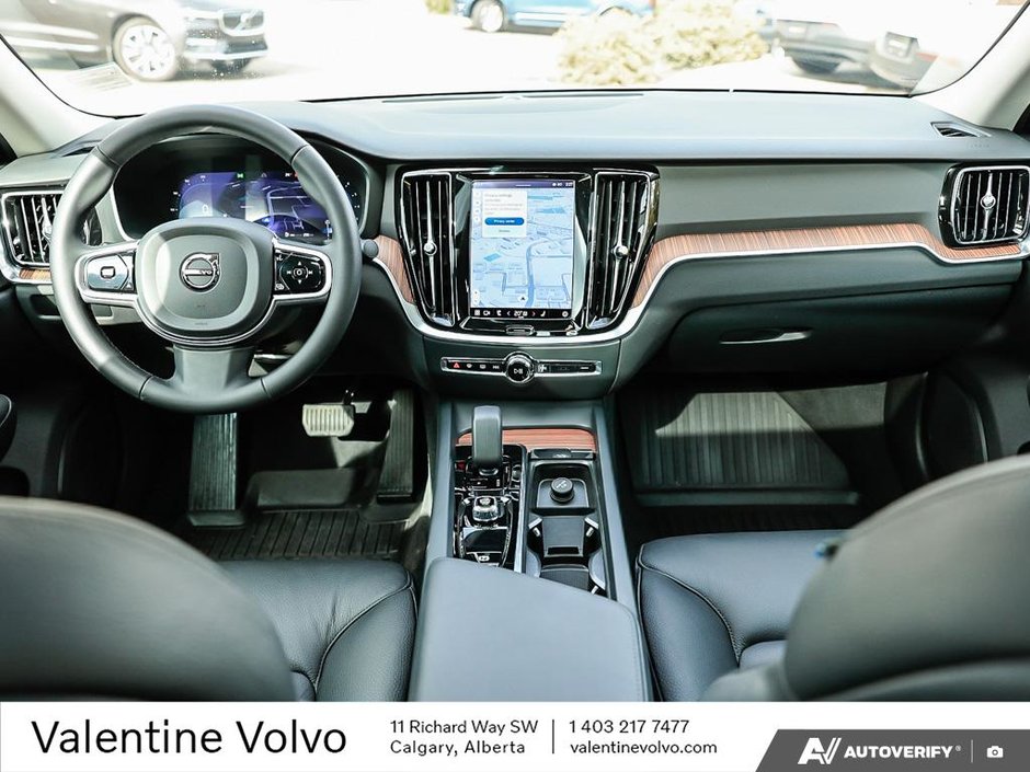 2024 Volvo S60 Plus Dark Theme-24