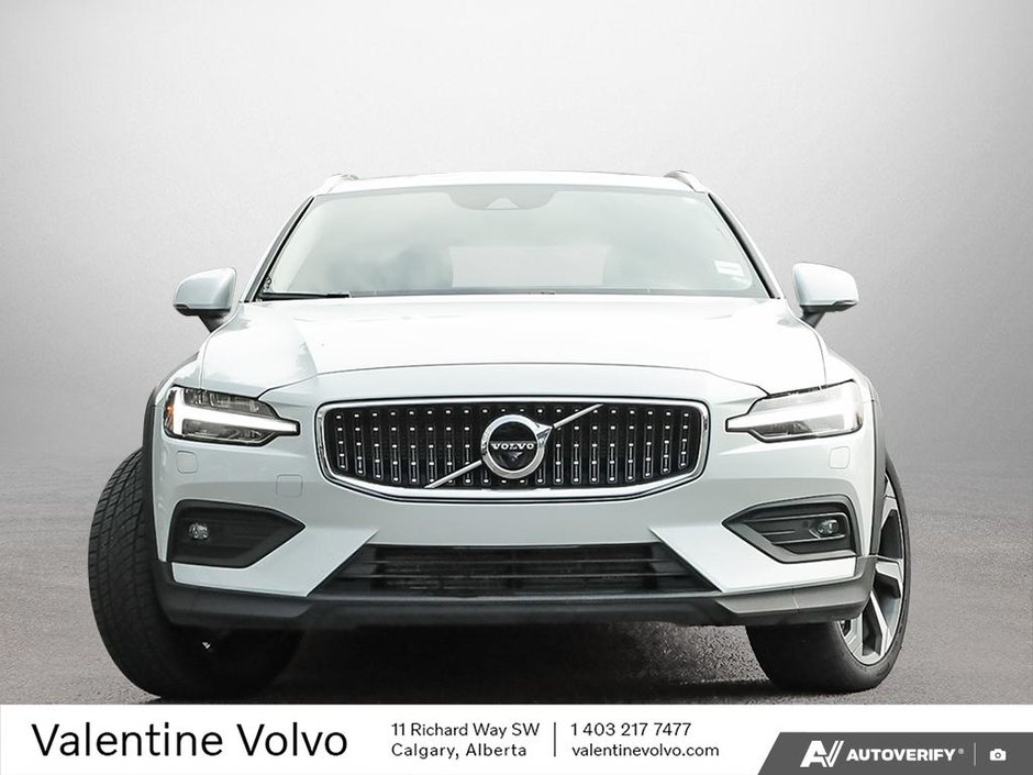 2022 Volvo V60 Cross Country T5 AWD-1