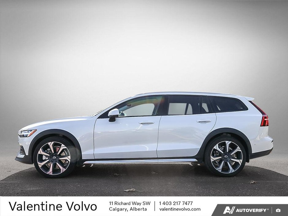 2025 Volvo V60 Cross Country Ultra-2