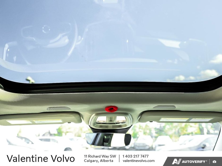 2025 Volvo V60 Cross Country Ultra-24