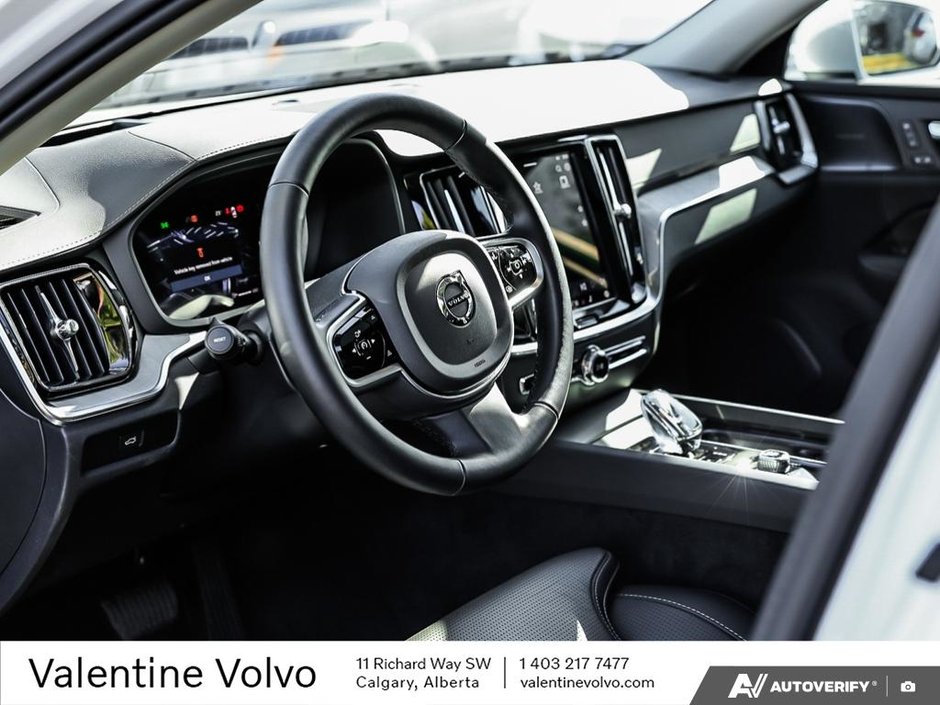 2025 Volvo V60 Cross Country Ultra-12