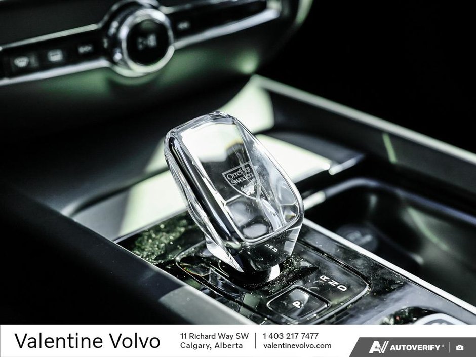 2025 Volvo V60 Cross Country Ultra-18