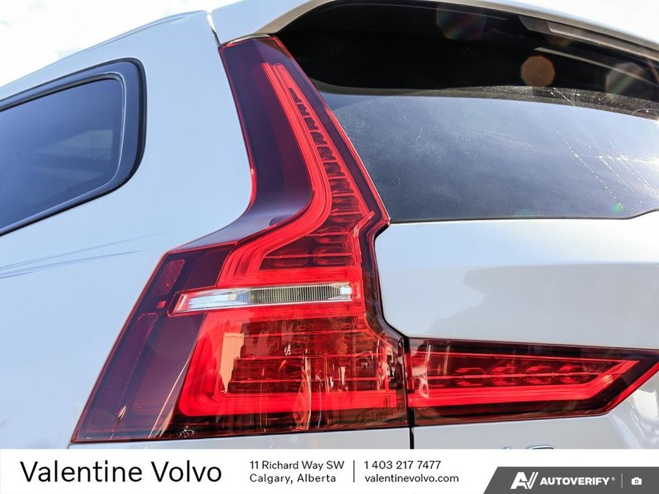 2025 Volvo V60 Cross Country Ultra-11