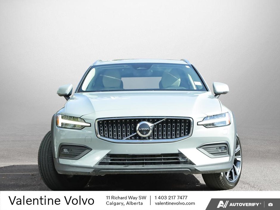 2025 Volvo V60 Cross Country Plus-1