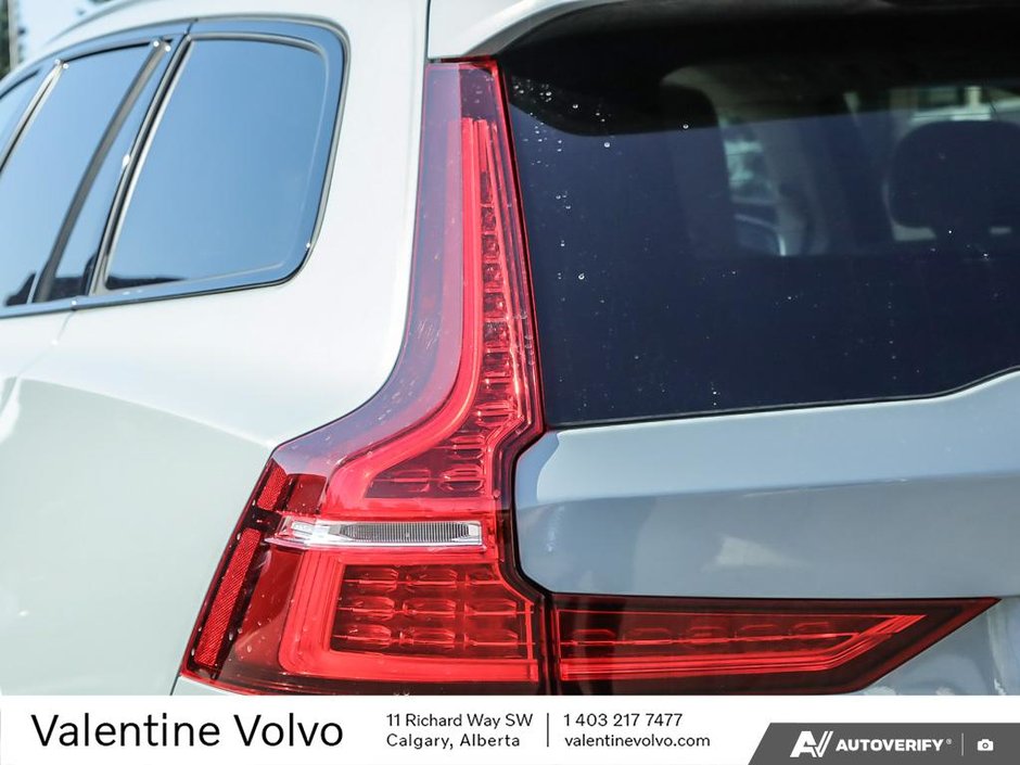 2025 Volvo V60 Cross Country Plus-11