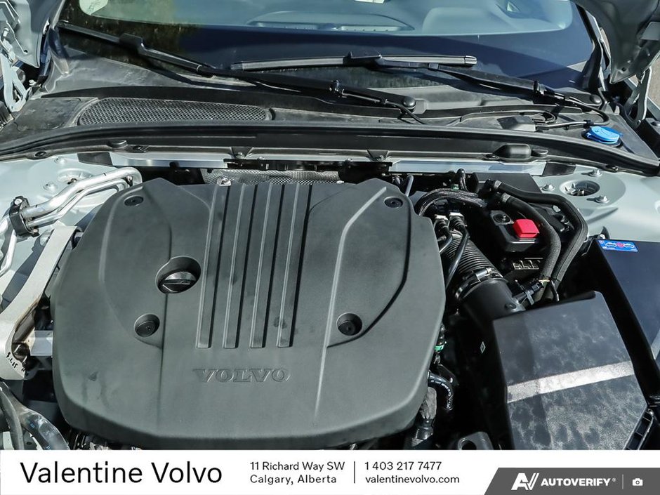 2025 Volvo V60 Cross Country Plus-7
