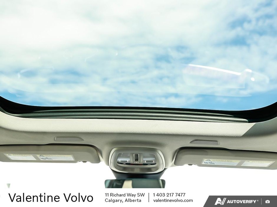 2025 Volvo V60 Cross Country Plus-24