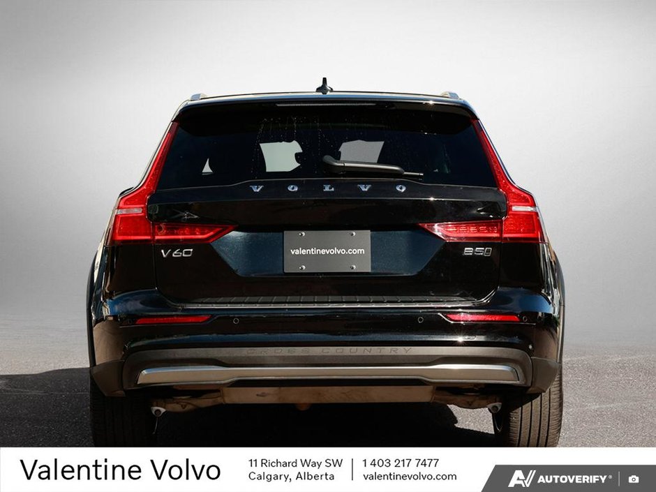 2025 Volvo V60 Cross Country Plus-3
