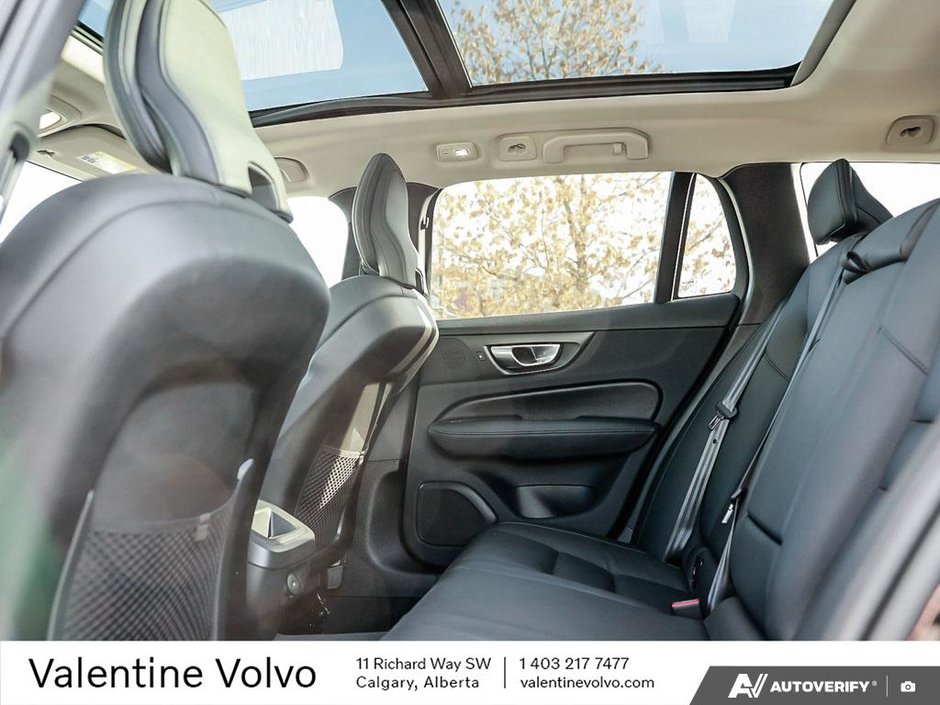 2025 Volvo V60 Cross Country Plus-23