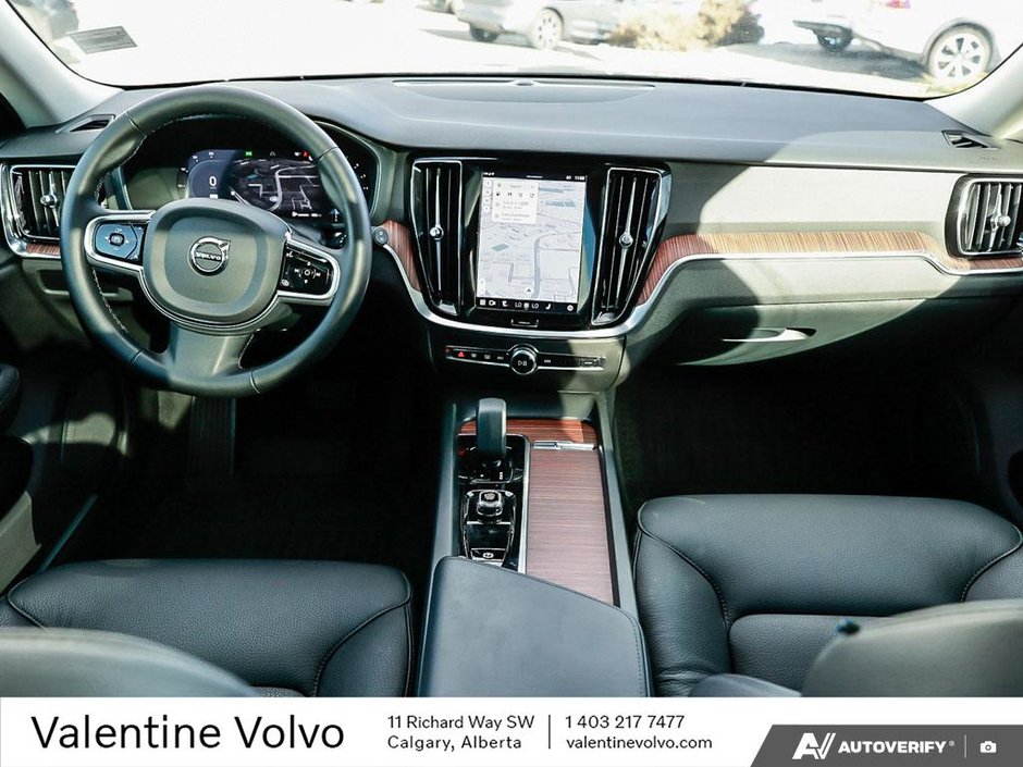 2025 Volvo V60 Cross Country Plus-25