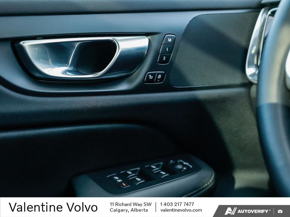 2025 Volvo V60 Cross Country Plus-17