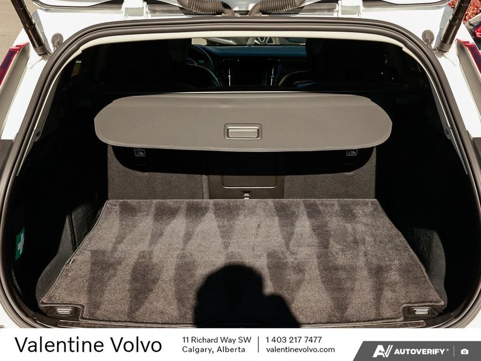 2025 Volvo V60 Cross Country Plus-10