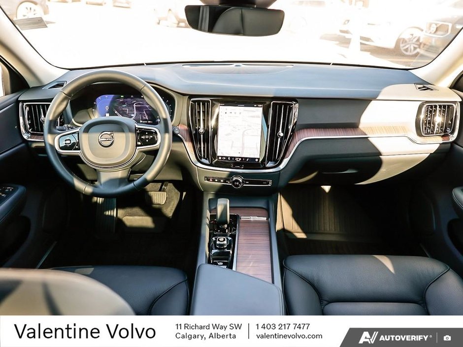 2025 Volvo V60 Cross Country Plus-25