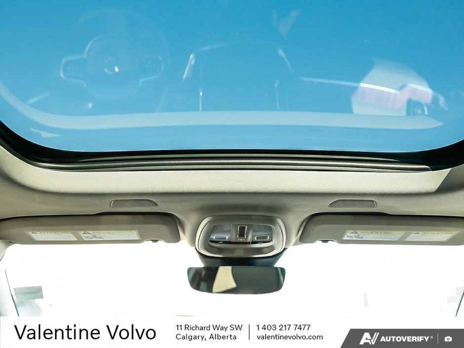 2025 Volvo V60 Cross Country Plus-24