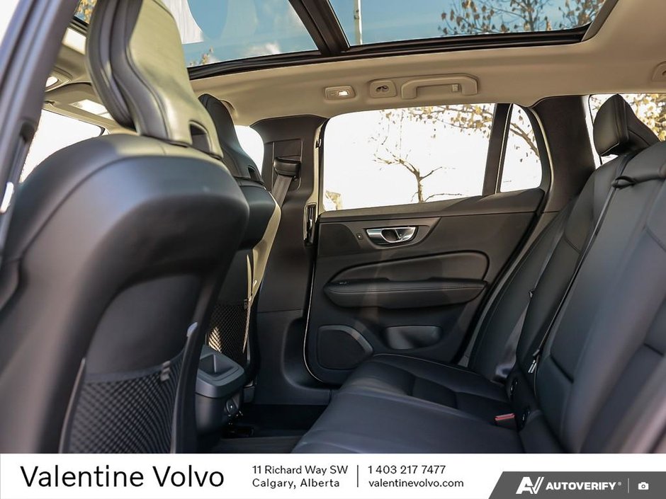 2025 Volvo V60 Cross Country Plus-23