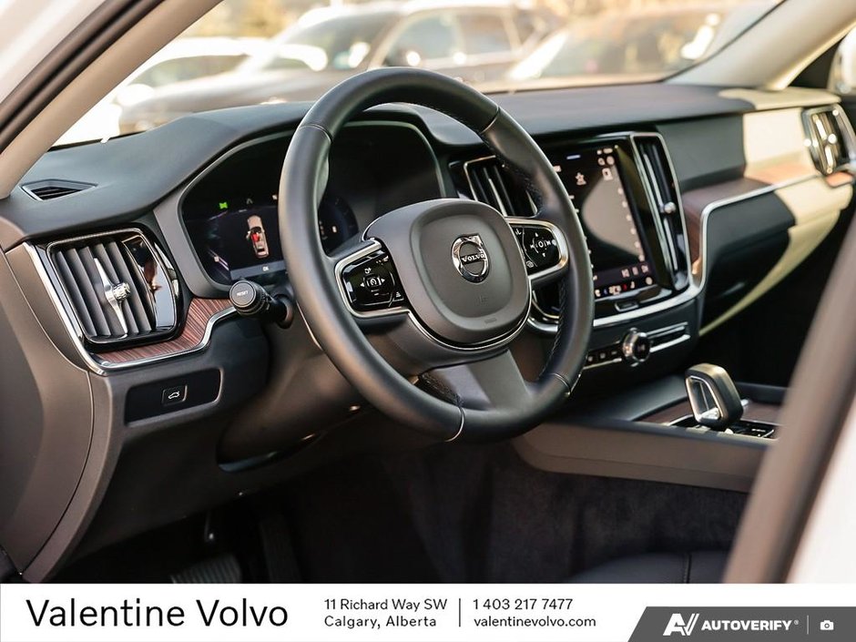 2025 Volvo V60 Cross Country Plus-12