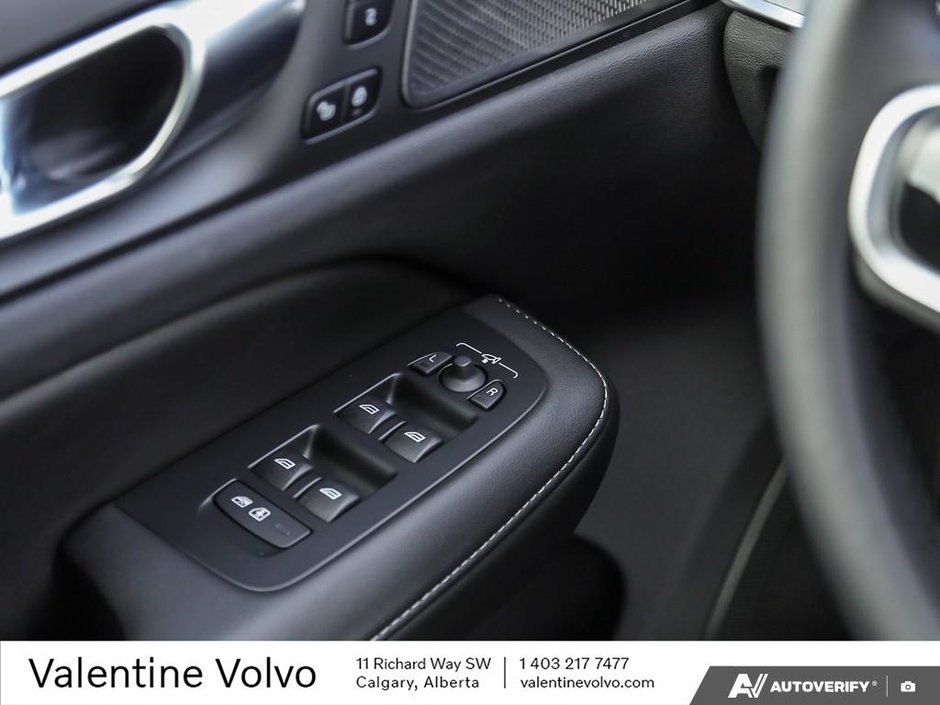 2025 Volvo V60 Cross Country Ultra-16