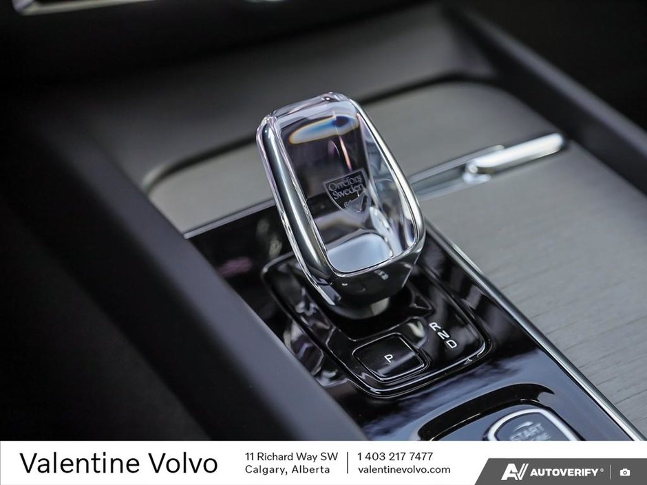 2025 Volvo V60 Cross Country Ultra-18