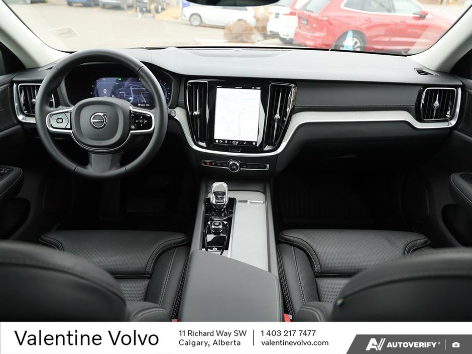 2025 Volvo V60 Cross Country Ultra-26