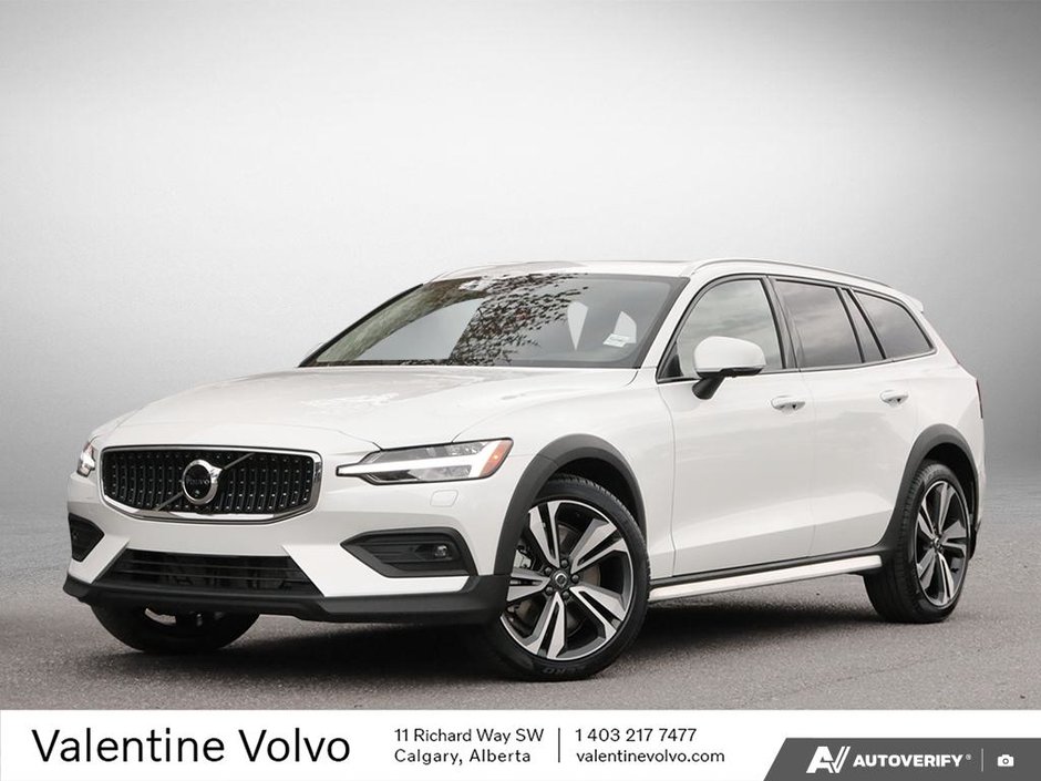 2025 Volvo V60 Cross Country Ultra-0